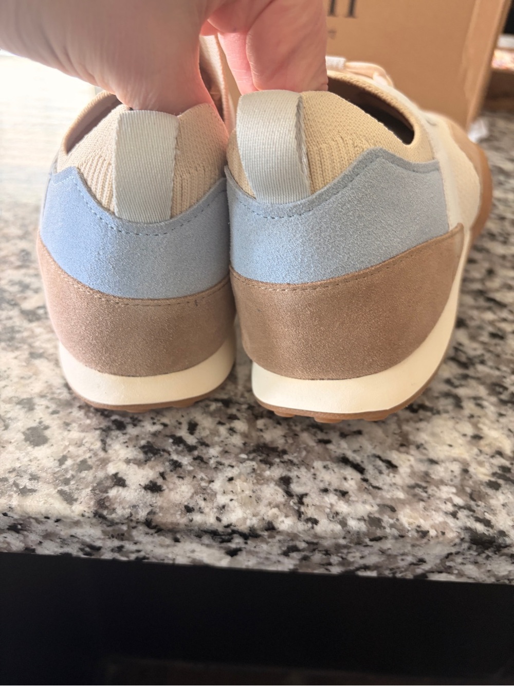 Brand New Born Women’s 10 Take Comfort Sneaker - Picture 7 of 10